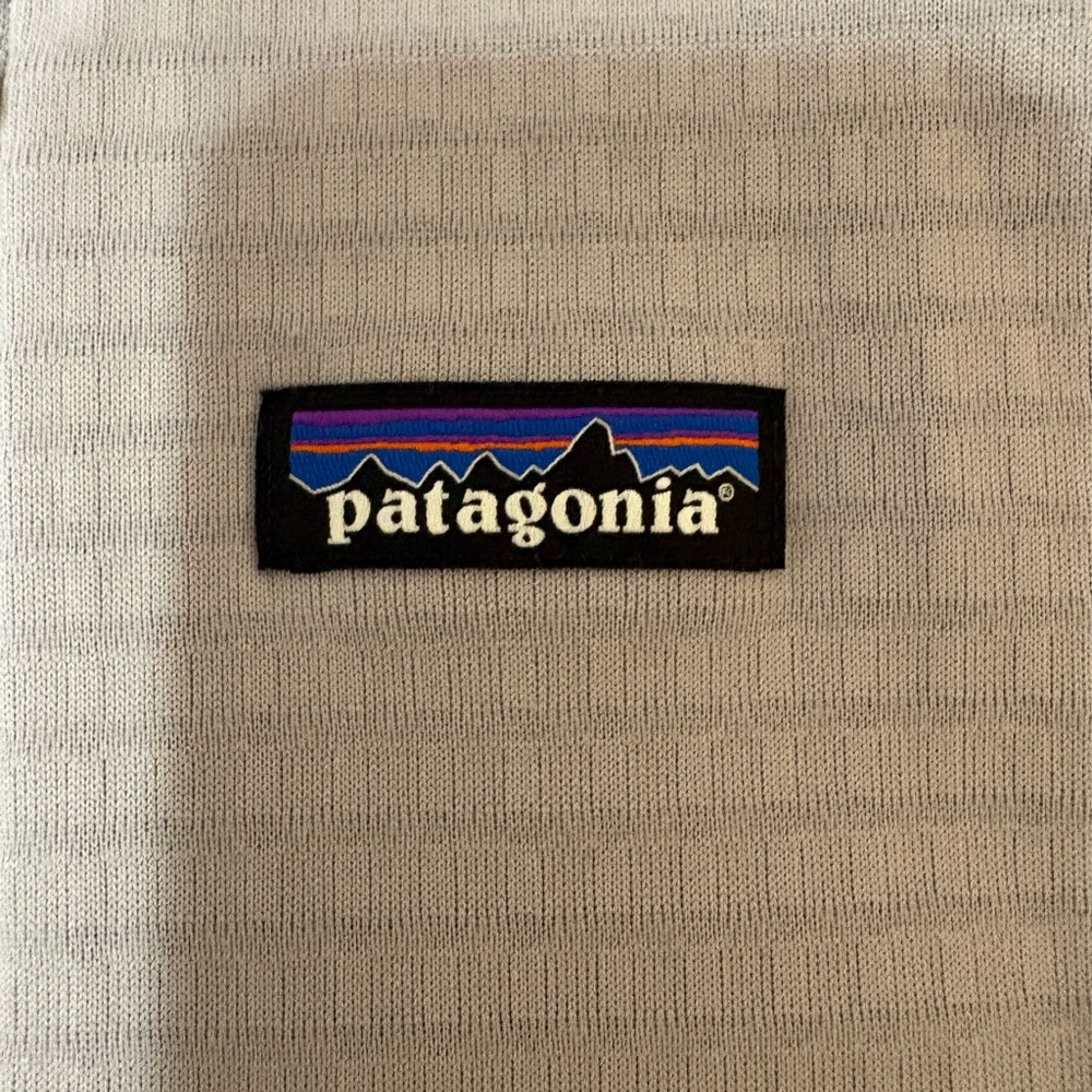 Patagonia W’s R1 Pullover - Picture 3 of 6